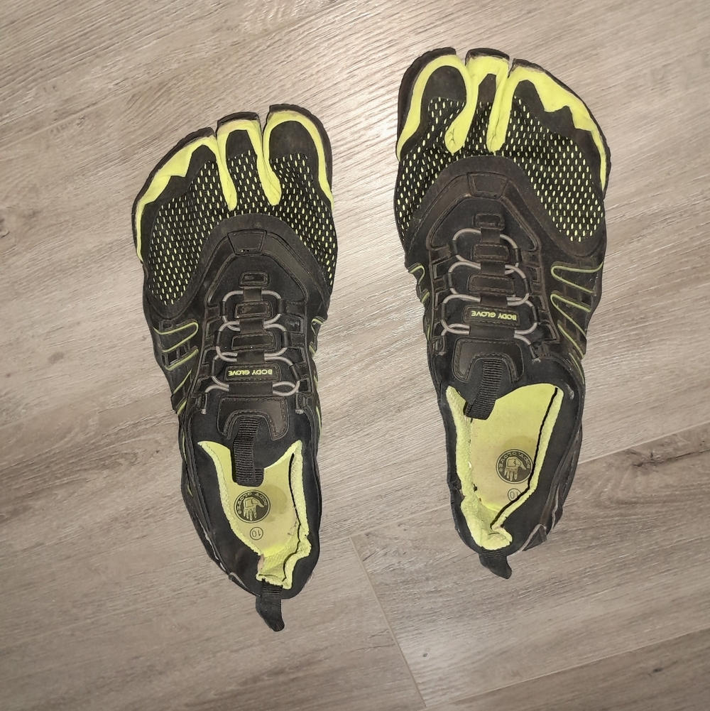 BodyGlove Black and Yellow Toe Shoes
